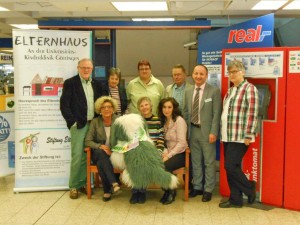 8 Jahre Frühlingscafé im real,- Goslar – und wieder eine tolle Spendensumme