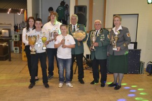 Ehrenscheibe und Pokalgewinner am Samstag.