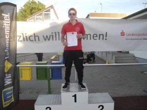 Albin Bertram, Sieger 400m-Hürdenlauf beim 2. LAV-Laufabend am 18. Juni 2014.