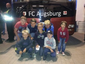 D-Jugend der JSG Harly besucht Lars Fuchs in Magdeburg und feiert DFB-Pokalspielsieg des 1. FCM.