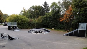 Jugendliche bekommen eine neue Skateboardanlage, Foto: Helmut Gleuel.
