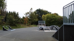 Jugendliche bekommen eine neue Skateboardanlage, Foto: Helmut Gleuel.