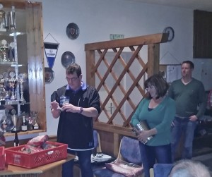 Verlosung Weihnachtsenten I. Maschewski und Carola Wegener.