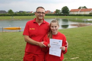 Vorsitzender Rainer Bartels mit der geehrten Wiebke Wagenführer