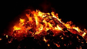 Osterfeuer am Weißen Stein