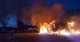 Das gut besuchte Osterfeuer