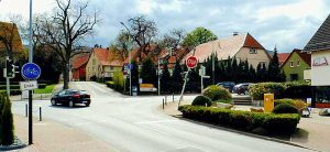 Ampelanlage an der Kreuzung am Bündheimer Schloss