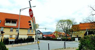 Ampelanlage an der Kreuzung am Bündheimer Schloss