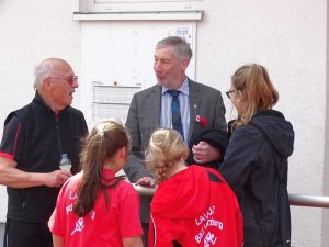 Willi Arno Fibich- Bürgermeister Ralf Abrahms- Lea Ahrens