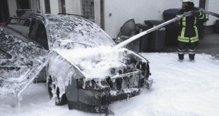 Brand eines PKW in der Goslarer Straße