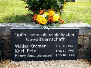 Restaurierte Gedenktafel für die Goslarer KZ-Opfer auf dem Friedhof Hahndorf enthüllt