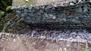 Künstlich-angelegter-Wassergraben