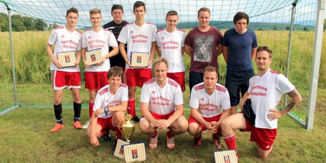 1. Platz beim Bratwurstcup: FC Doggiestyle 05 aus Schladen