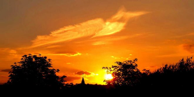Helmut Gleuel hat am 4.7.2016 um 21:10 Uhr aus der Riesenradgondel des Goslarer Schützenfestes den tollen Sonnenuntergang aufgenommen.