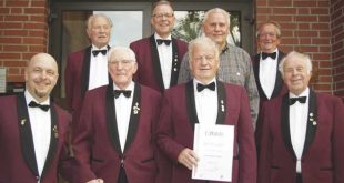 von links nach rechts - vordere Reihe: Martin Bolik (1.Vorsitzender), Karl Knak, Hans Joachim Deike, Erwin Gottwald hintere Reihe: Manfred Loose, Martin Gottwald, Gunnar Vollprecht, Hans-Joachim Herrmann (2. Vorsitzender)