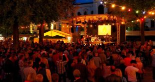 Rockkonzert: Blick auf die Showbühne