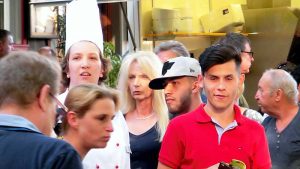 schwer, bei den vielen Leuten den Überblick zu behalten