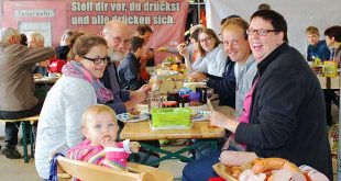 Besonders viele junge Familien nahmen am Bürgerfrühstück teil.
