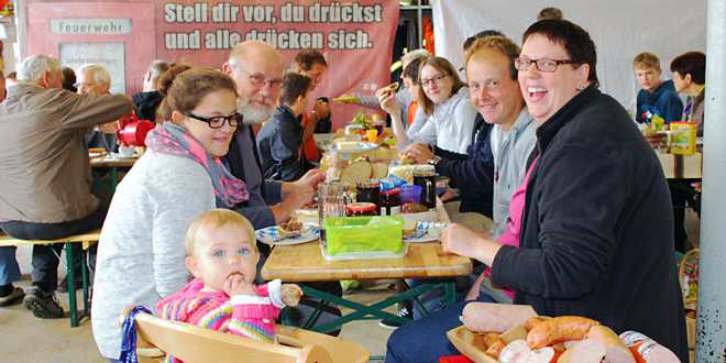 Besonders viele junge Familien nahmen am Bürgerfrühstück teil.