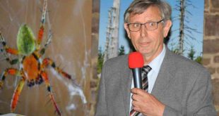 Dr. Hans-Ulrich Kison bei einem Referat im Tagungszentrum Kloster Drübeck - Foto: Ingrid Nörenberg