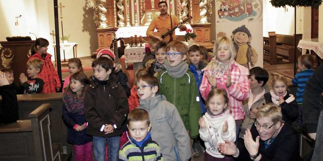 Mitmachkonzert des Liedermacher Jörg Sollbach im Kindergarten Wiedelah