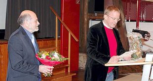 Hartmut Kawlath erhält Leeker-Plakette