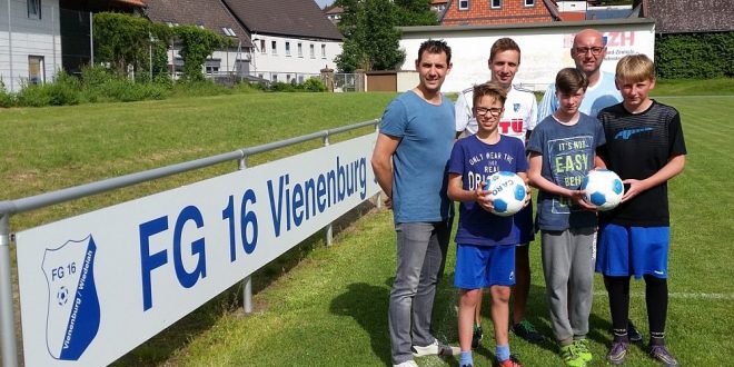 Griechisches Restaurant Bei Andreas sponsert Trainingsbälle für U 15