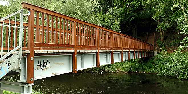 Sachbeschädigung an der neuen Fußgängerbrücke über der Oker