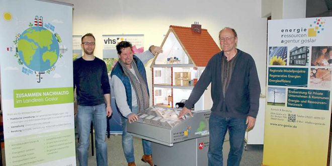 Modell eines Energieeffizienzhauses im Kreishaus zu sehen