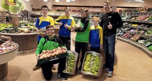 Edeka Center Lunze spendete mehrere Kisten Obst