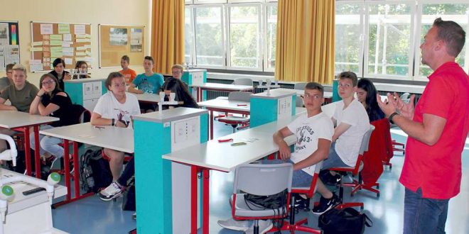 Experten in die Schulen