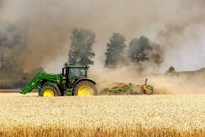 Getreidefeld brennt lichterloh