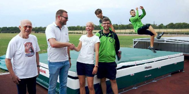 Neue Hochsprungmatte