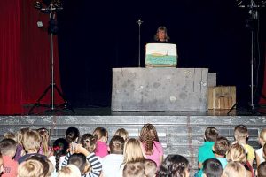 Isabella und das Geheimnis des Leuchtturms auf der Bühne.